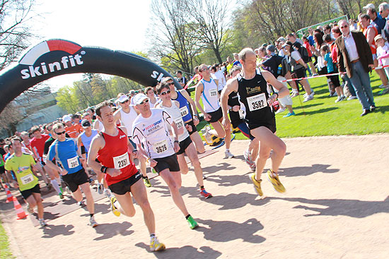 Start Halbmarathon 2011 (©Foto: MartiN Schmitz)